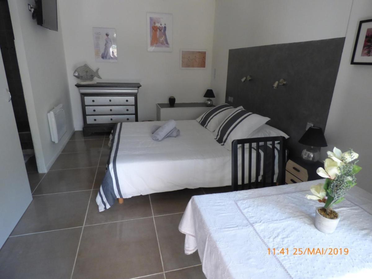 Mas Maurane-Chambre D'Hote Avec Spa Prive Aux Portes D'Arles タラスコン エクステリア 写真