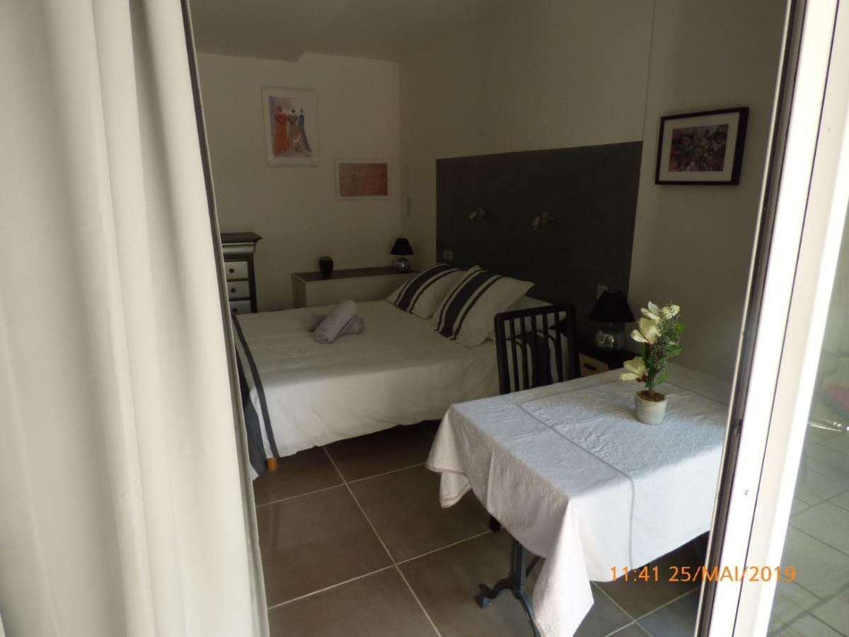Mas Maurane-Chambre D'Hote Avec Spa Prive Aux Portes D'Arles タラスコン エクステリア 写真