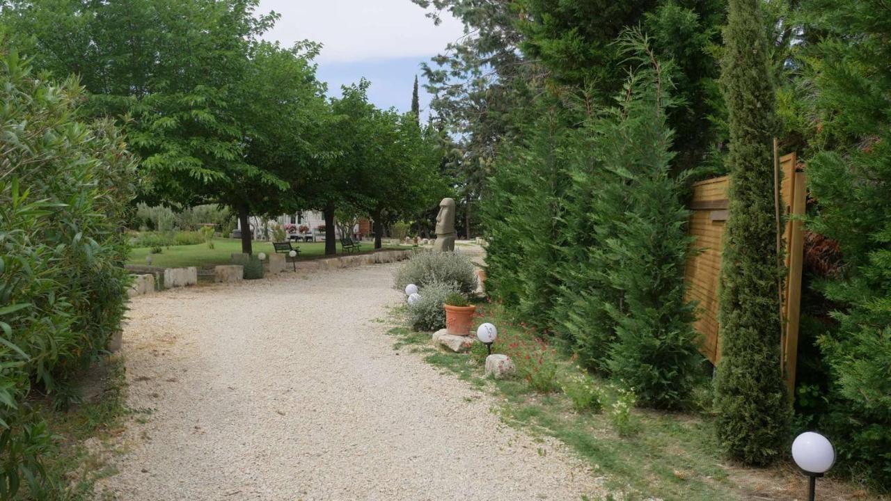 Mas Maurane-Chambre D'Hote Avec Spa Prive Aux Portes D'Arles タラスコン エクステリア 写真
